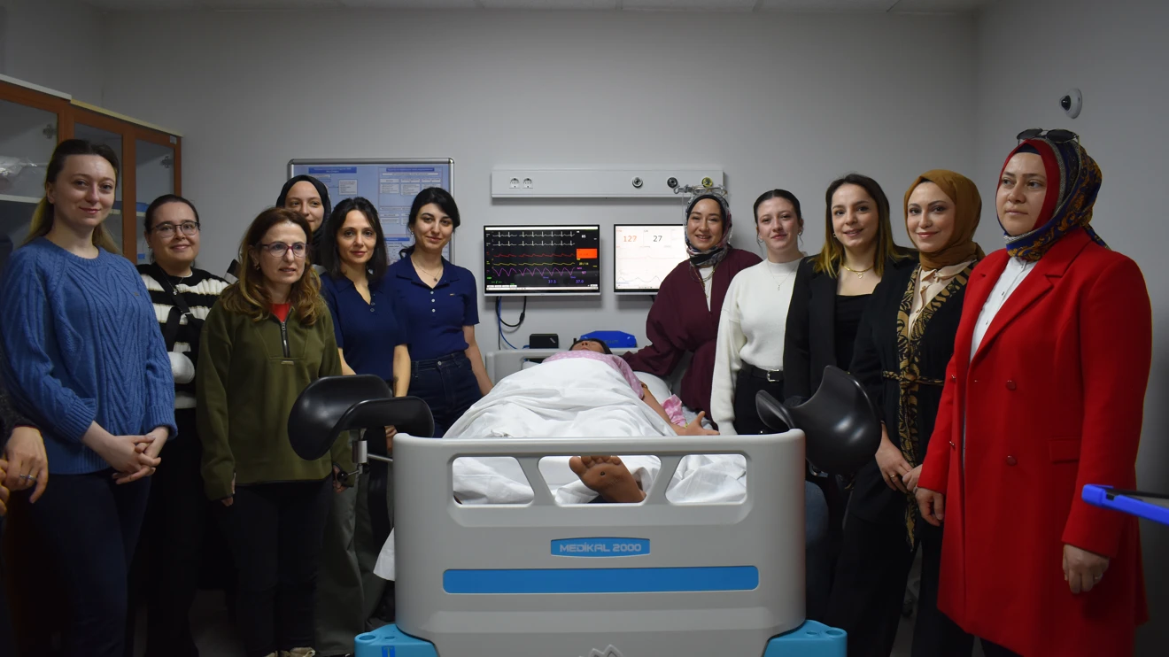 SELÇUKSEM’de Simülasyona Dayalı Öğrenmede Klinik Senaryo Tasarımı Eğitimi gerçekleştirildi 